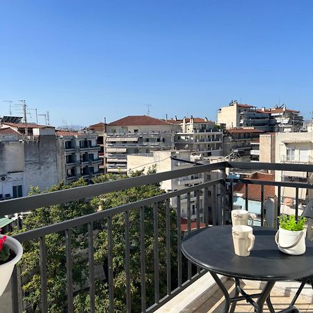 Rooftop Apartment Larissa Bagian luar foto